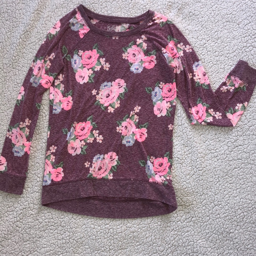 🌴Women’s floral long sleeve top